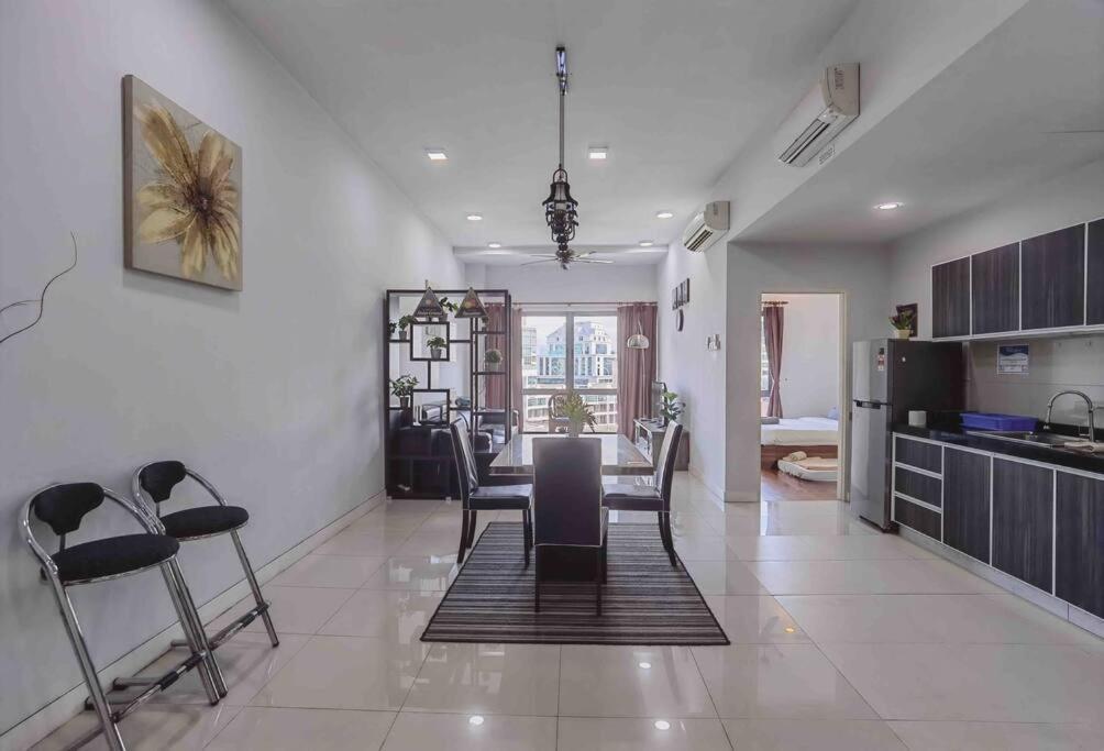 Urban Loft @ Imago Mall - 5 Pax, 2 2 Bath Apartment Kota Kinabalu