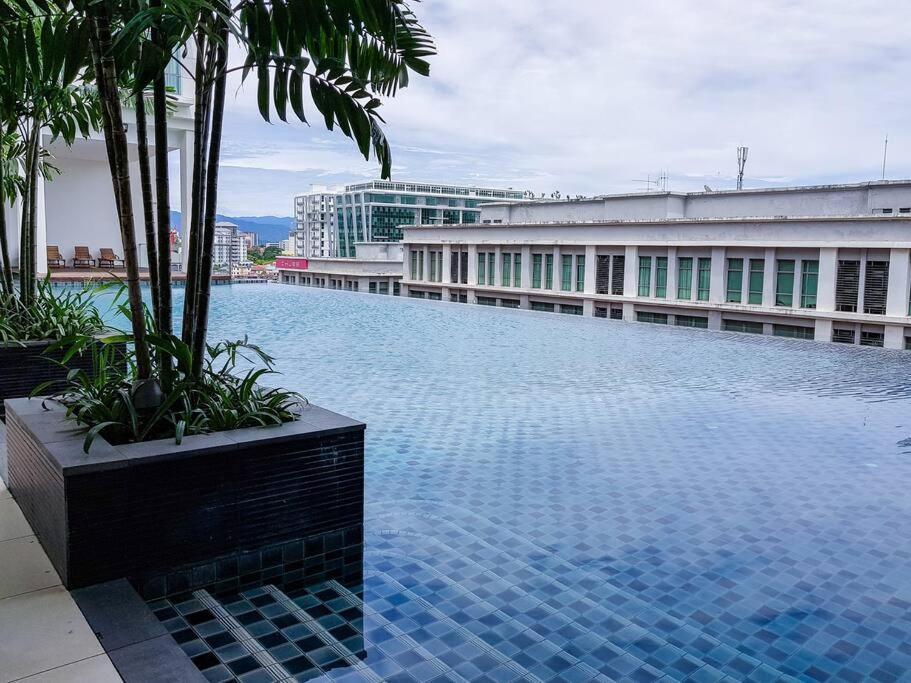 Urban Loft @ Imago Mall - 5 Pax, 2 2 Bath Kota Kinabalu