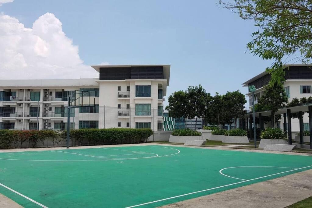 Urban Loft @ Imago Mall - 5 Pax, 2 2 Bath